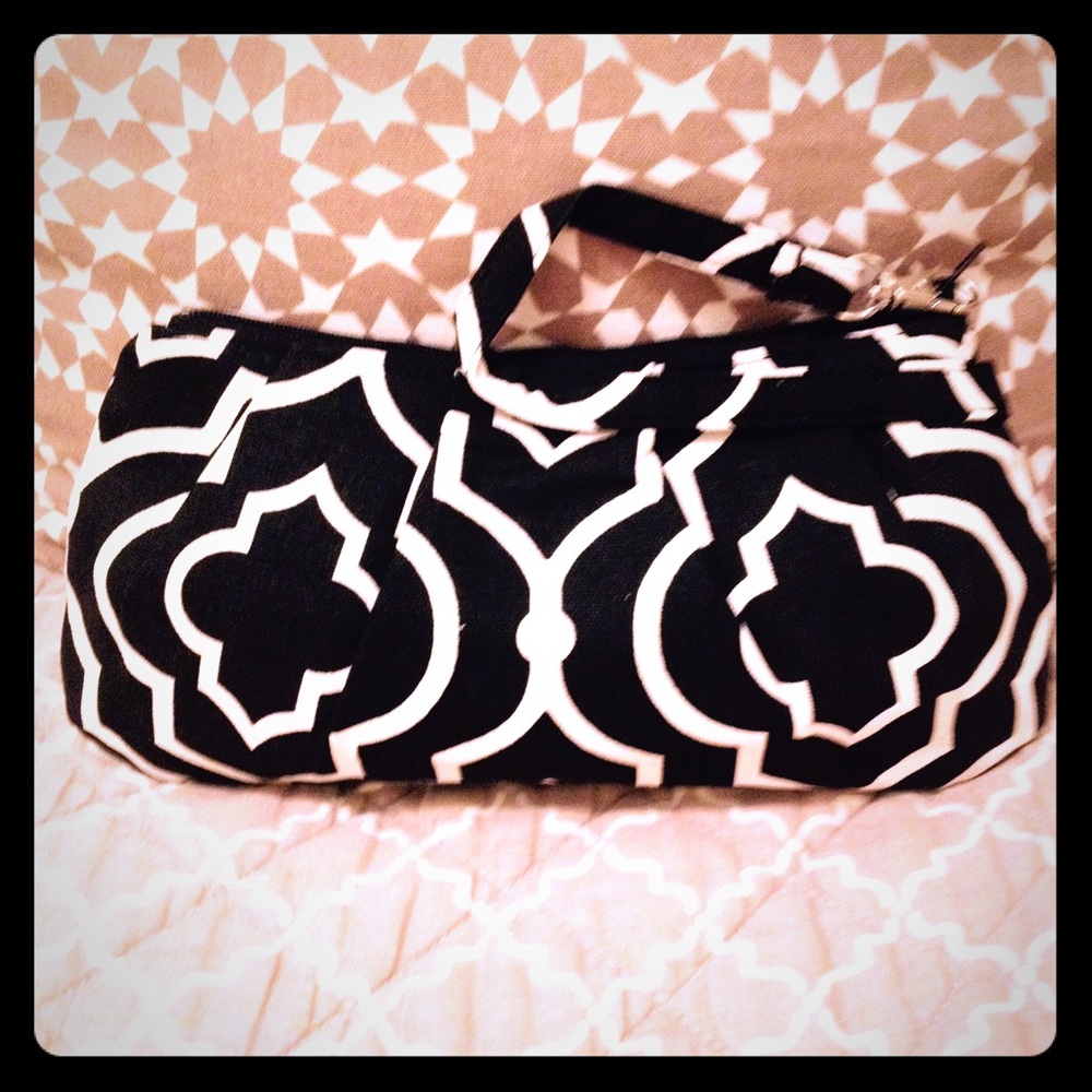 Black and White Clutch Wristlet